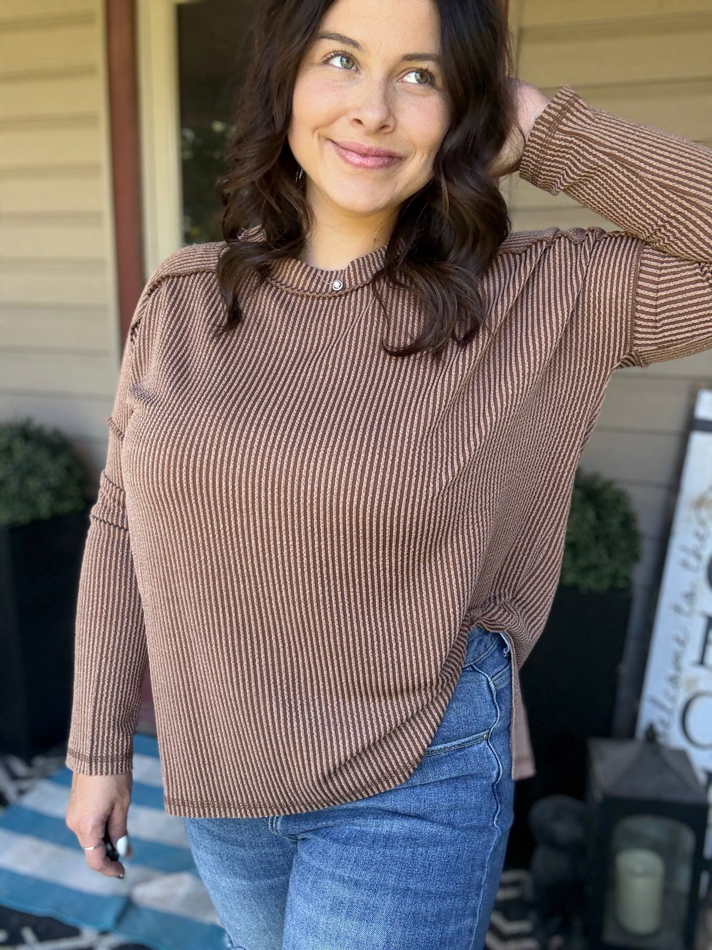 Fallin' For You Ribbed Tee - Brown