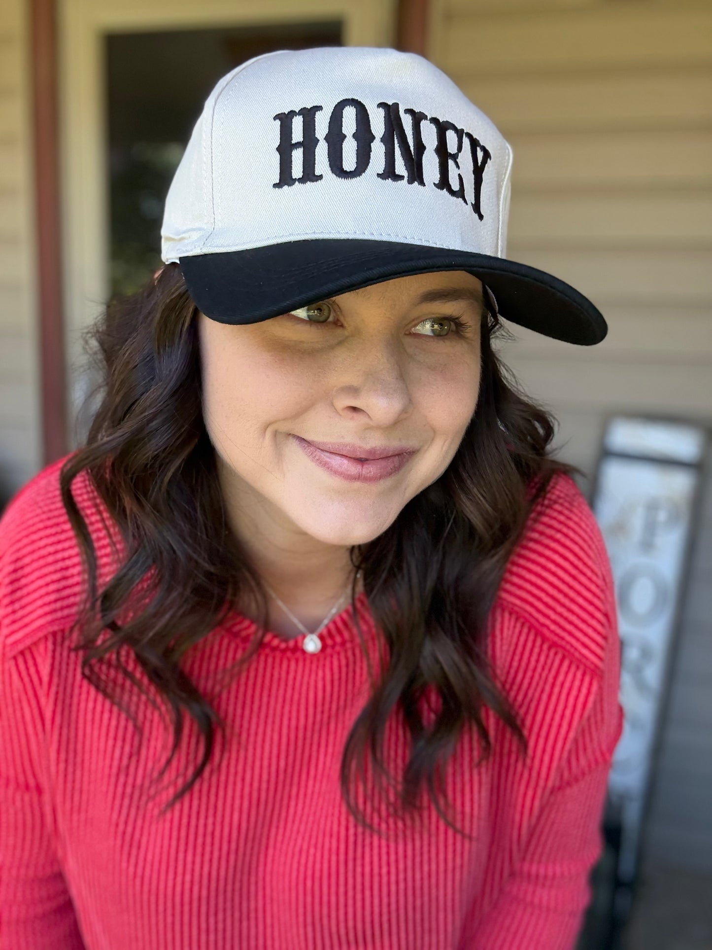 "Honey" Hat - Black