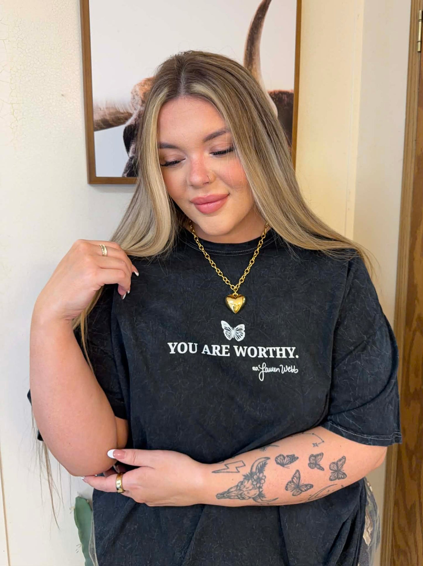 WORTHY. Mineral Wash LAUREN WEBB TEE